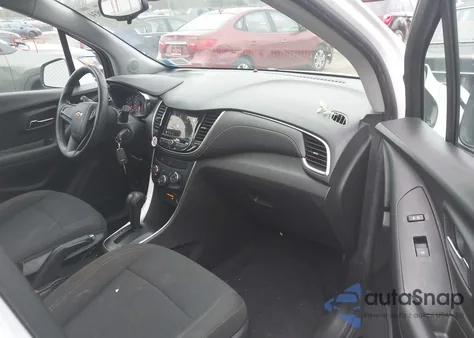 2018 Chevrolet Trax Ls z USA, uszkodzony, nr VIN KL7CJNSB0JB580567